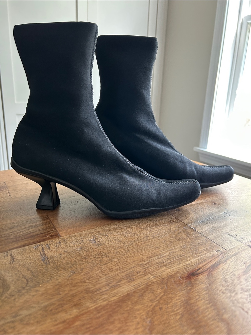 NWOB Moda Spana Black Ankle Boots, 10 M